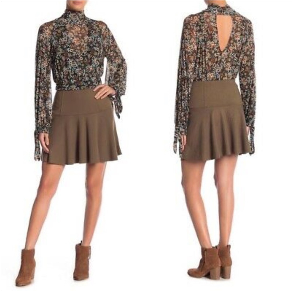 NWT highlands mini skirt size M.